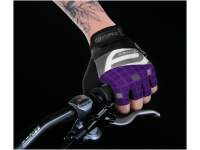 Letnie damskie rękawiczki rowerowe, zewnętrzna strona kciuka z miękkiej mikrofibry, wewnętrzna strona z miękkiego i antypoślizgowego materiału, uchwyty pomiędzy palcami ułatwiający zdejmowanie rękawiczek, materiał: 85% poliester, 10% elastan, 5% nylon.