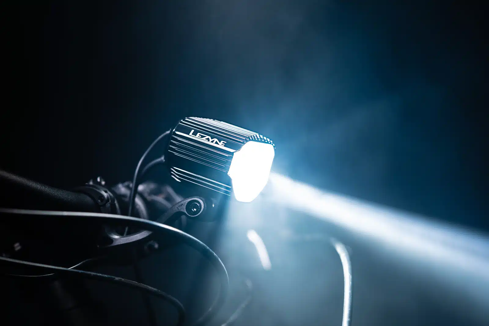 Lampa przednia Lezyne e-bike SUPER HB STVZO E1000 Akcesoria 2wheels.pl - have a bike day! 8