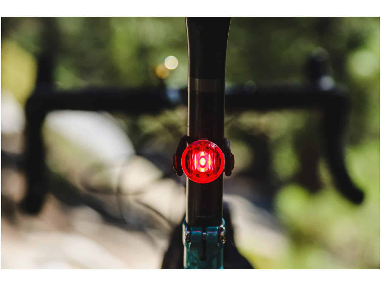 Lampa rowerowa tylna Lezyne FEMTO USB DRIVE