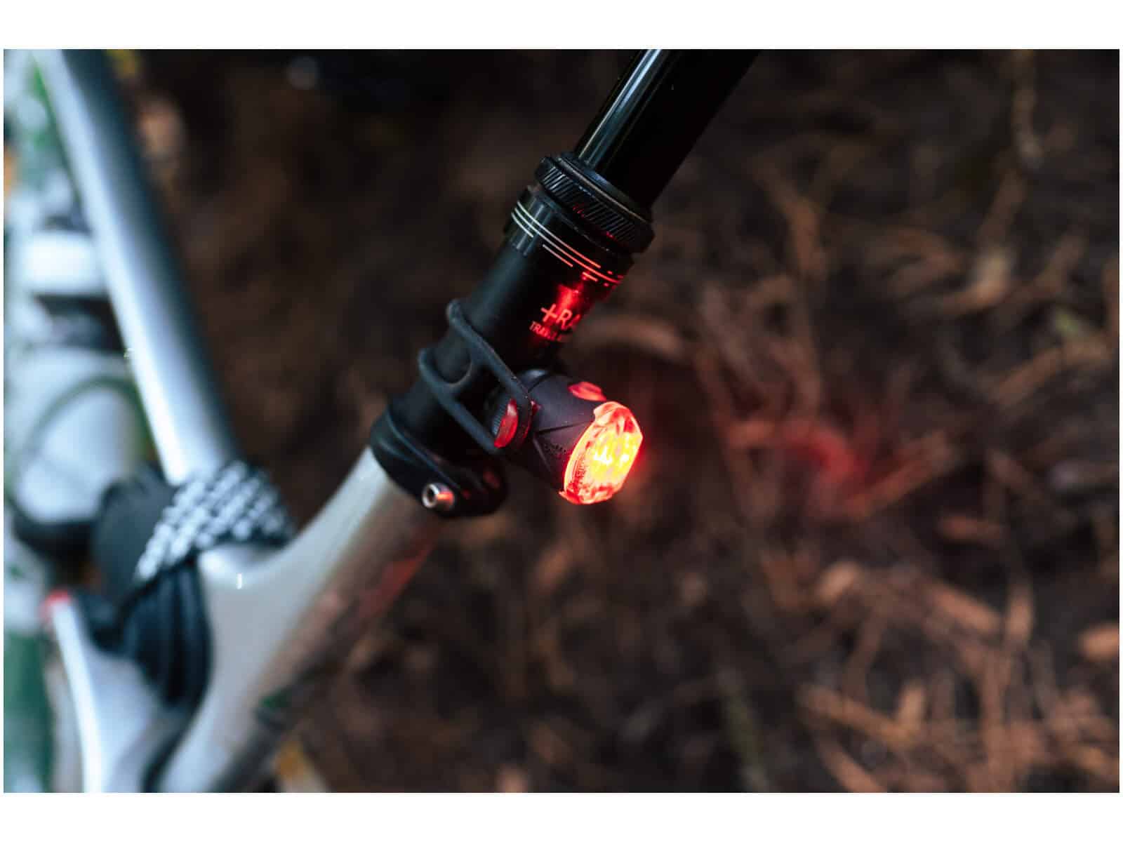 Lampa rowerowa tylna Lezyne FEMTO USB DRIVE