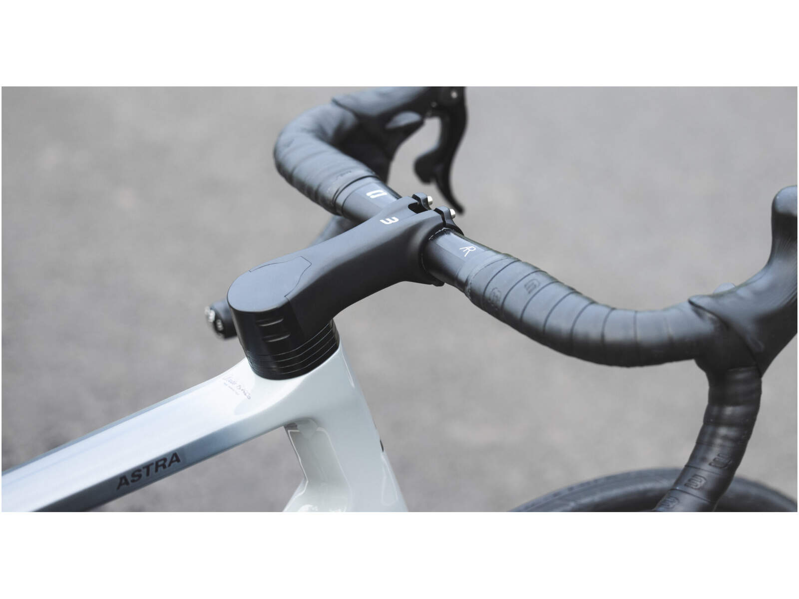 Rower szosowy Basso SHIMANO ULTEGRA DI2, MICROTECH RE38 gray asphalt